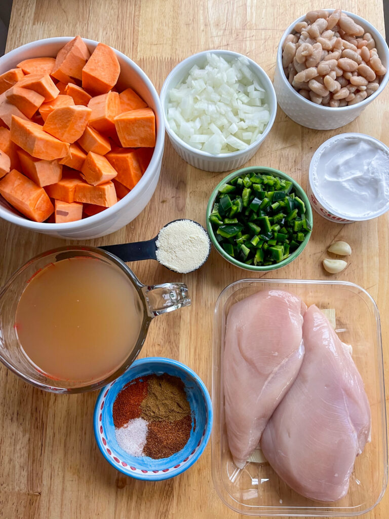 Ingredients for white chicken chili.