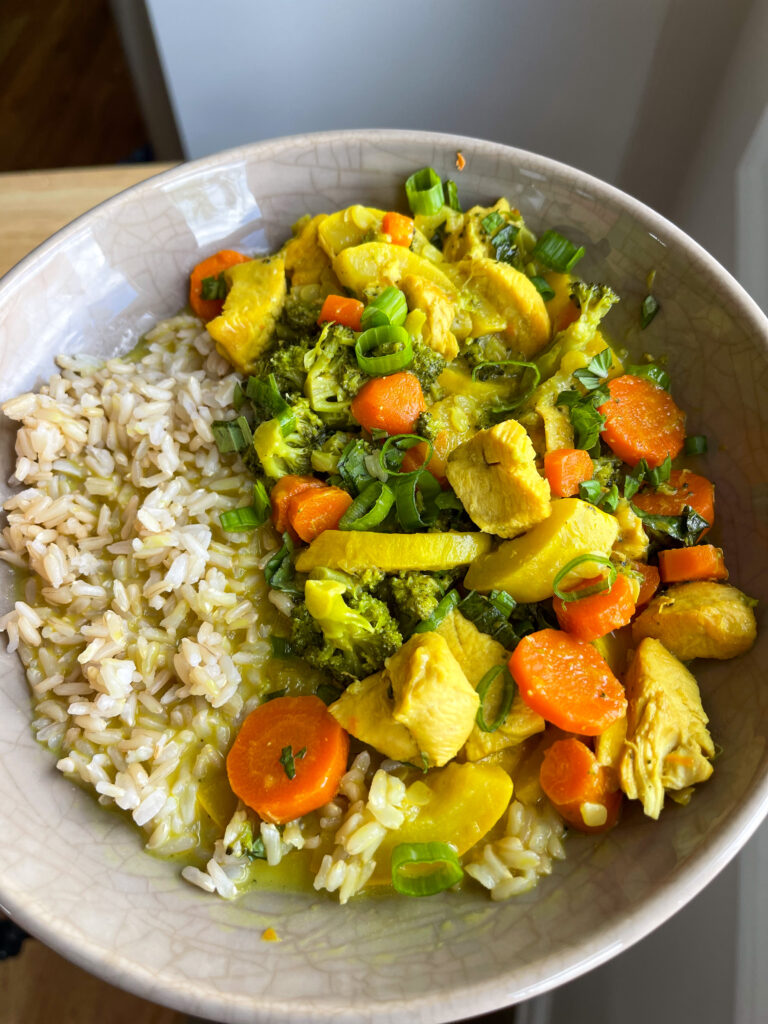 Turmeric chicken curry with rice