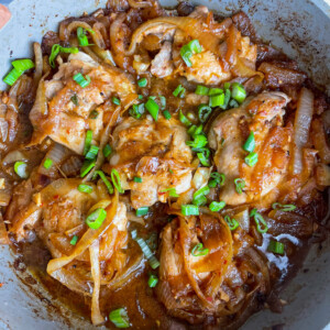 french_onion_chicken_thighs