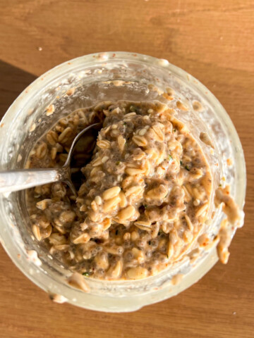 Almond butter overnight oats