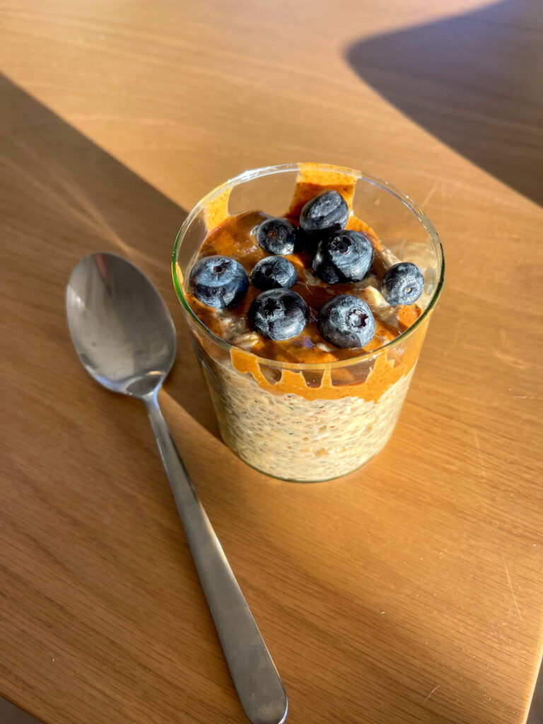 Almond butter overnight oats