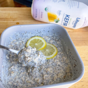 Lemon poppyseed overnight oats