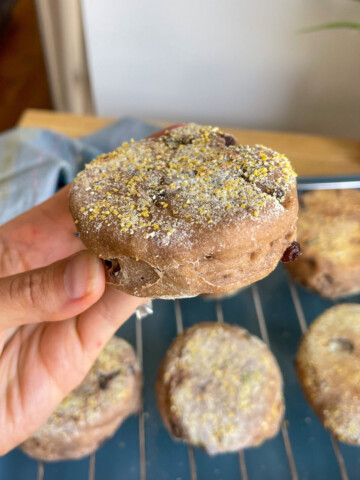 cinnamon raisin english muffins